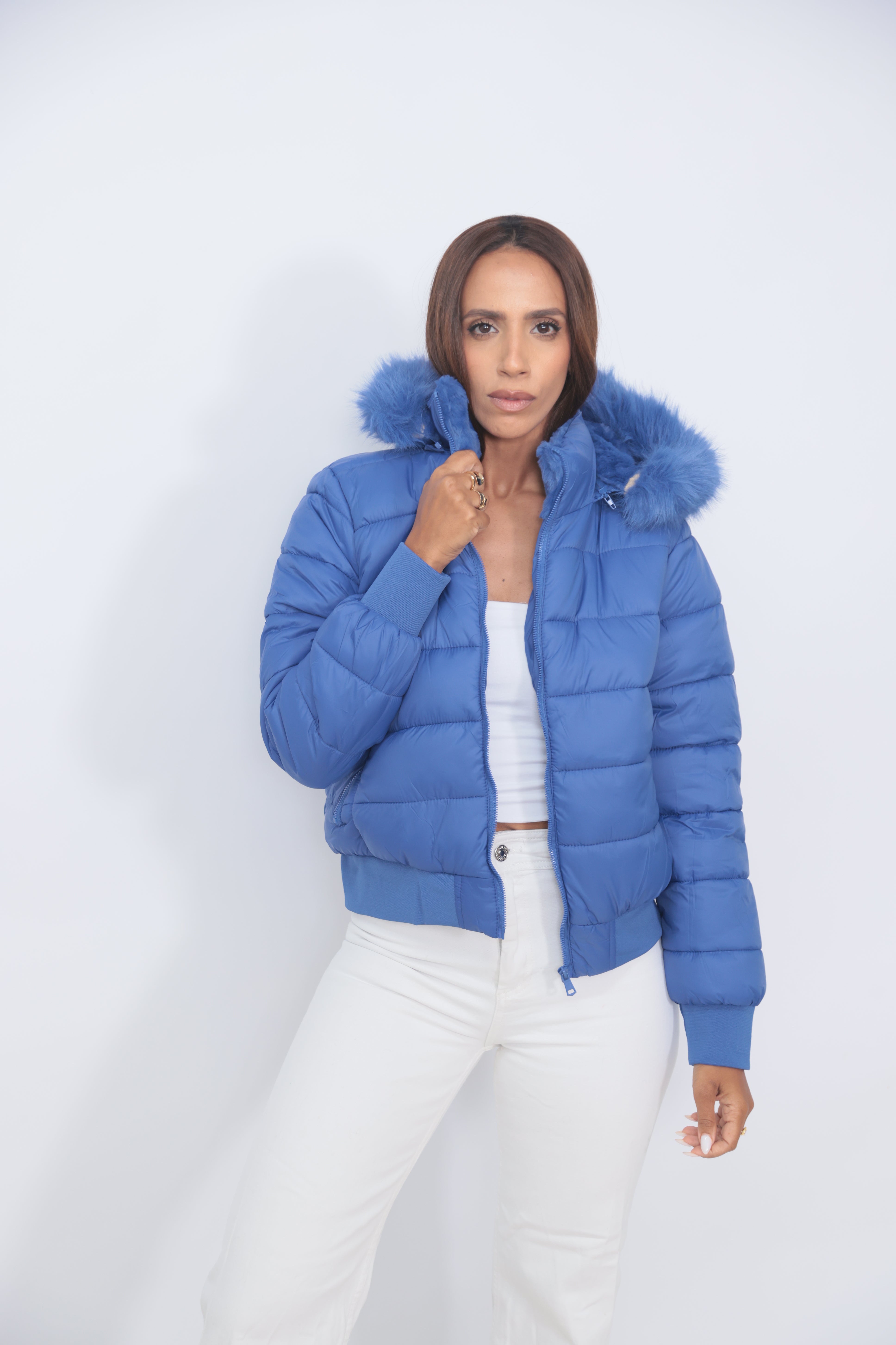 מעיל פרוותי עם כובע