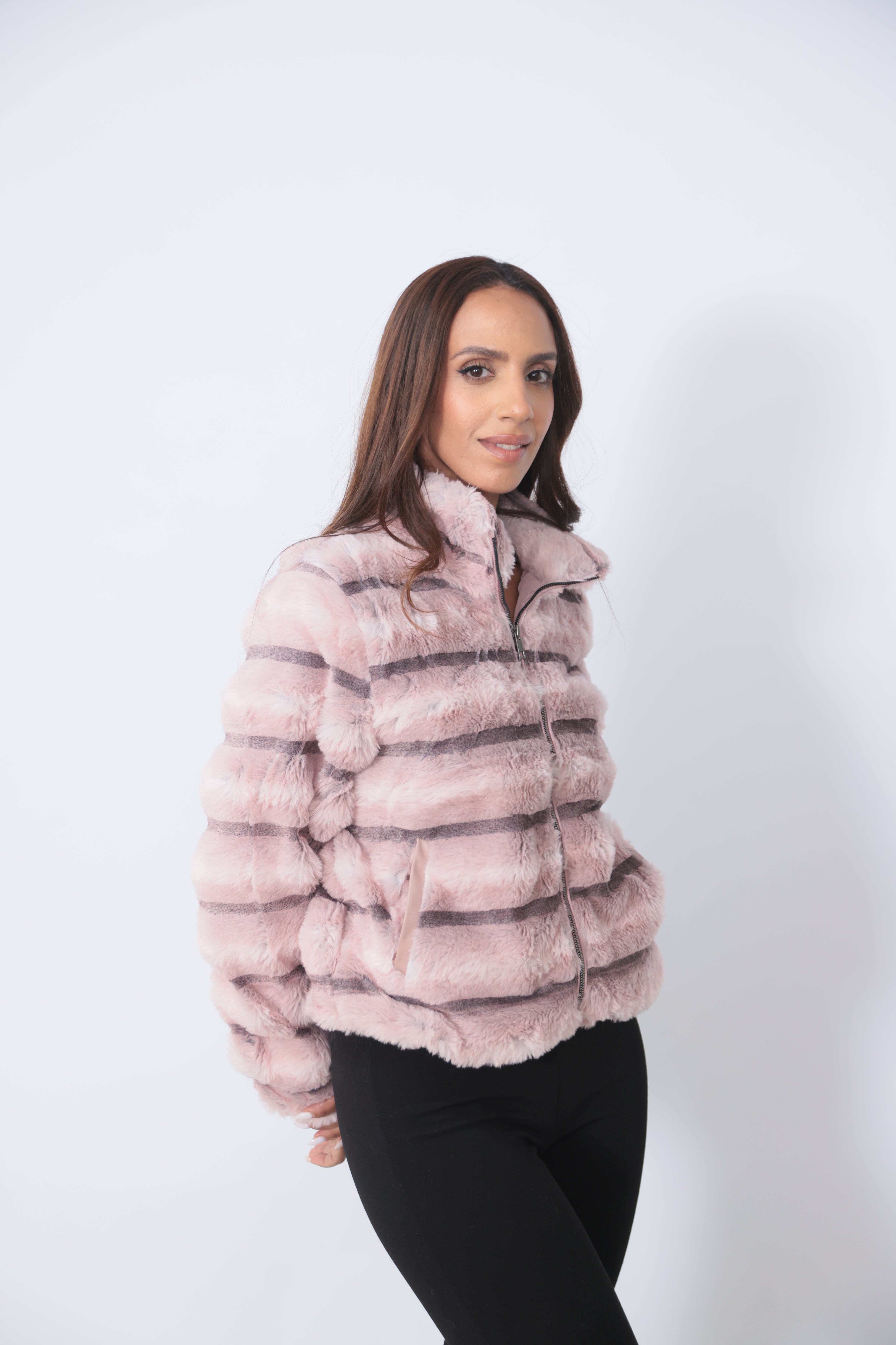 מעיל פרוה אישה