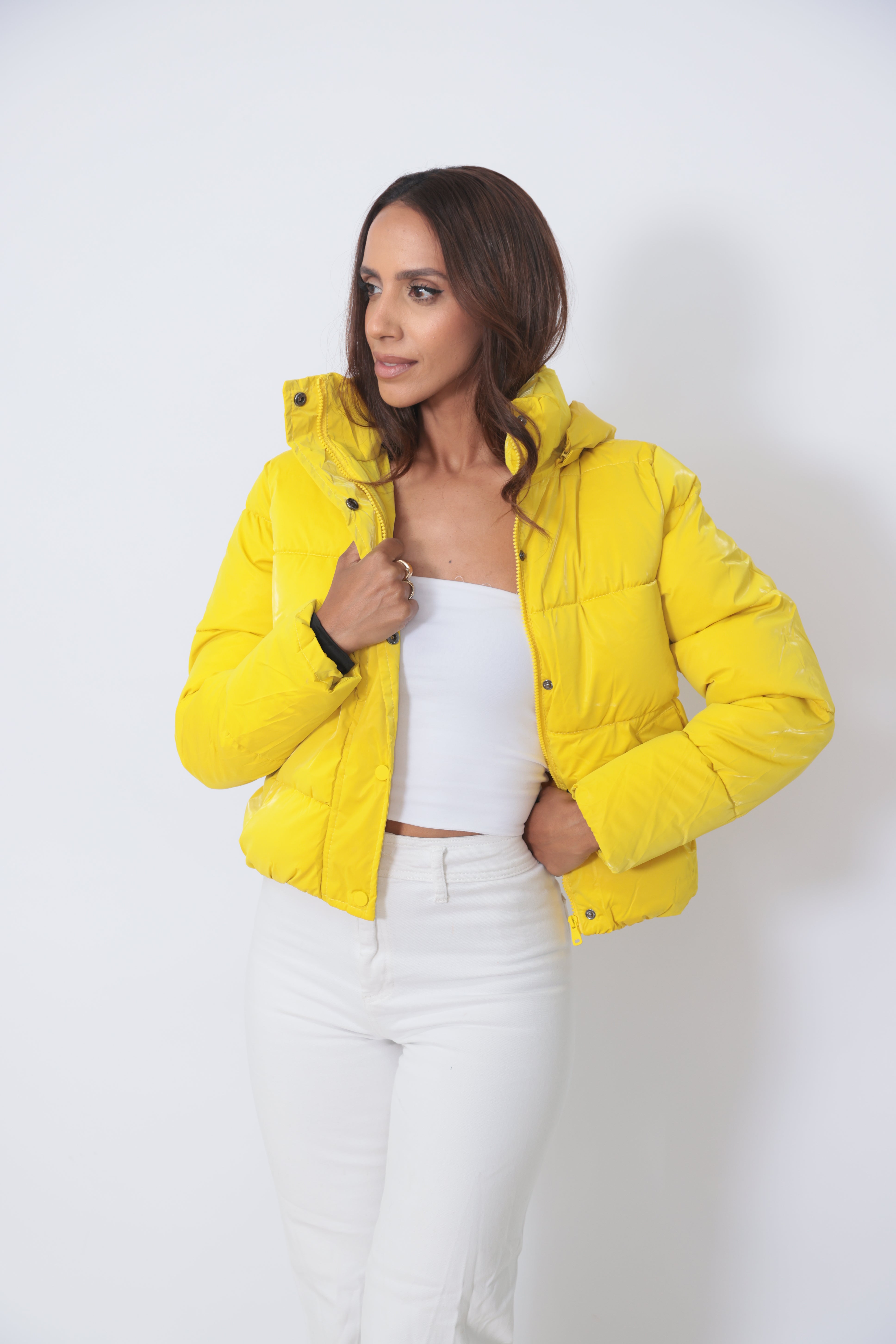 מעיל זוהר כובע אישה