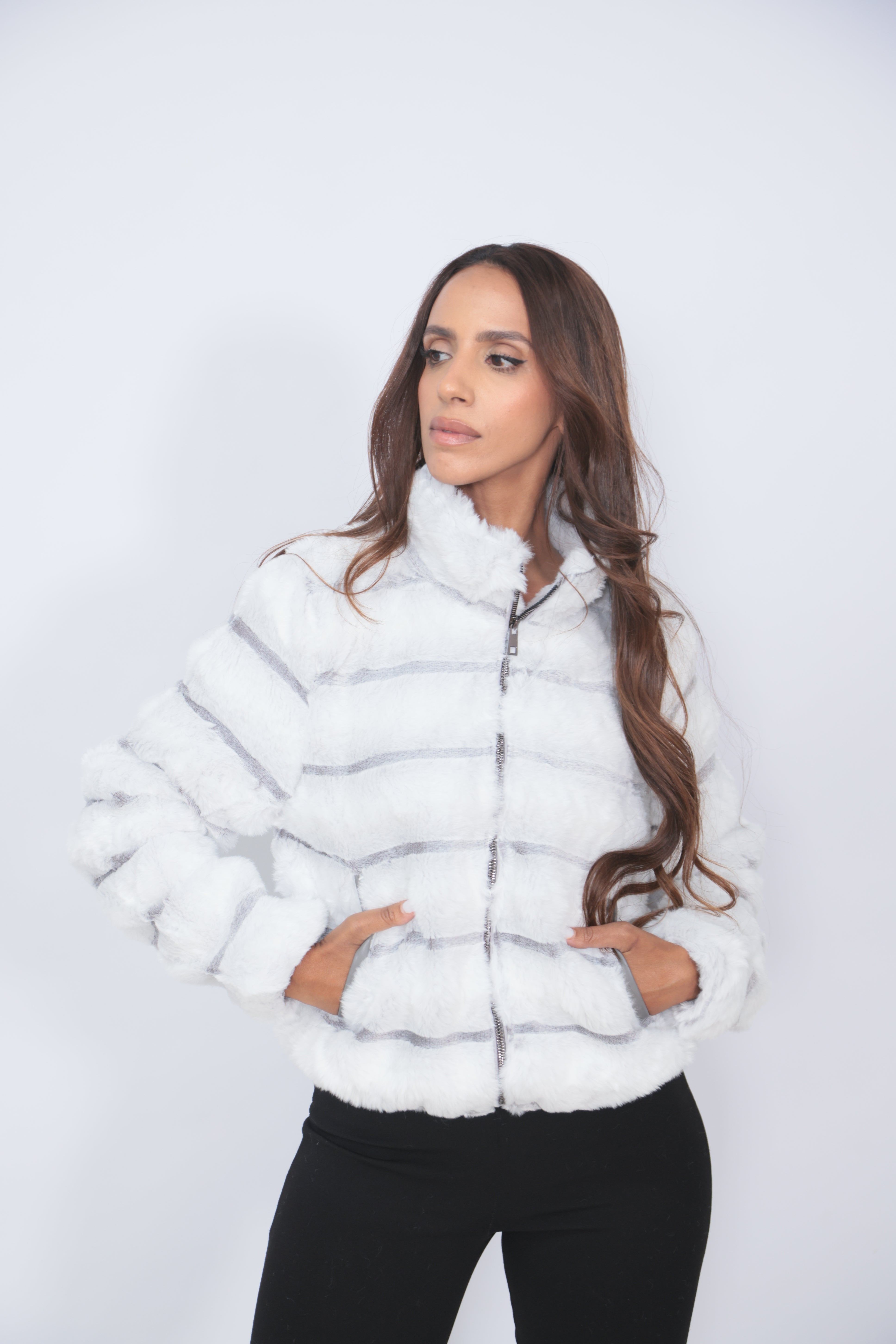 מעיל פרוה אישה